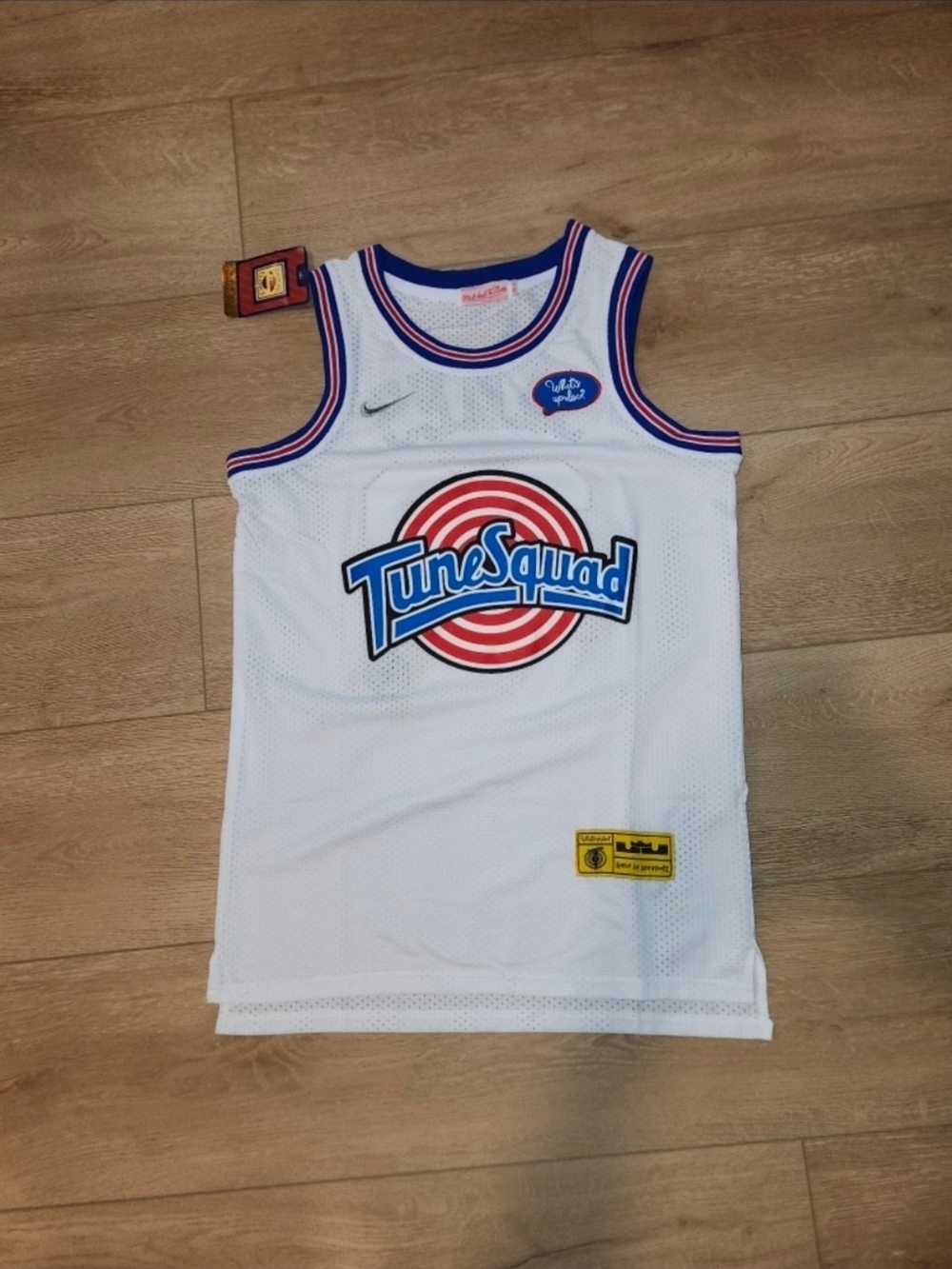 Vintage Y2K LeBron James x Looney Tunes Embroidered Nwt Jersey Men's Size Medium